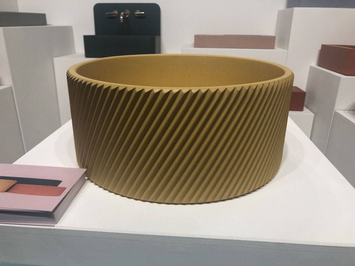 KAST Yellow texture concrete basin