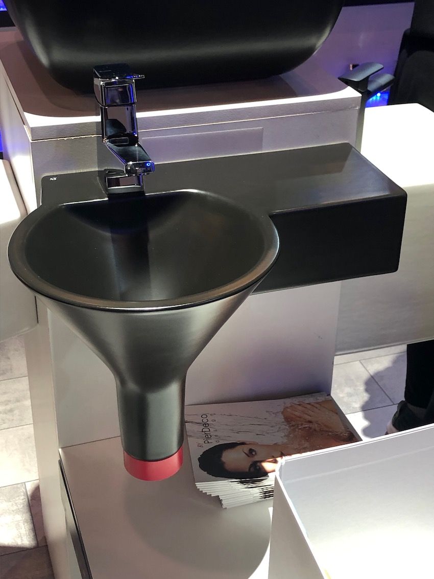 Pier-deco funnel basin