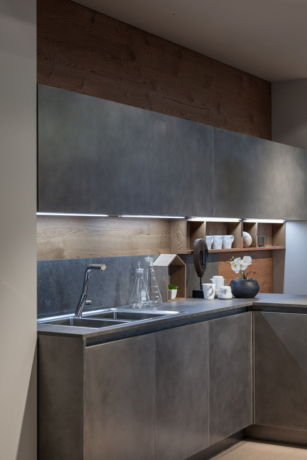 Wood accents and gray tones for kitchen