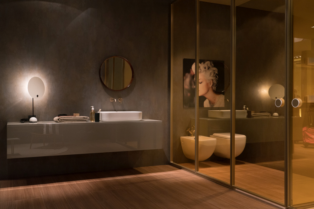 Architectural modern lighting for bathroom