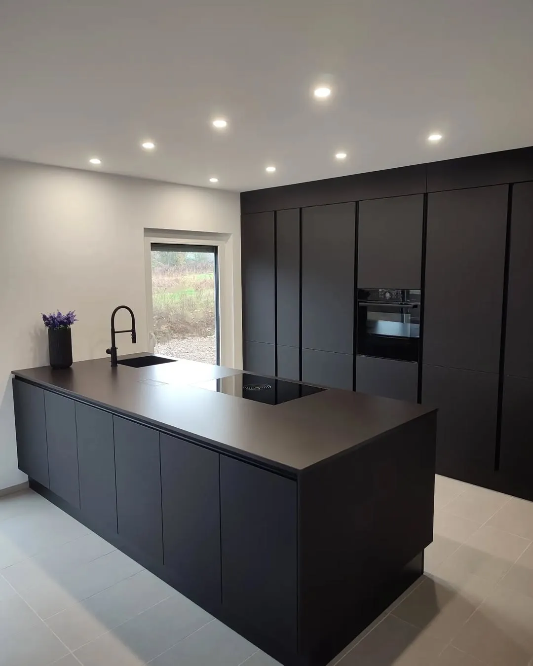 Ultra Matte Minimalist